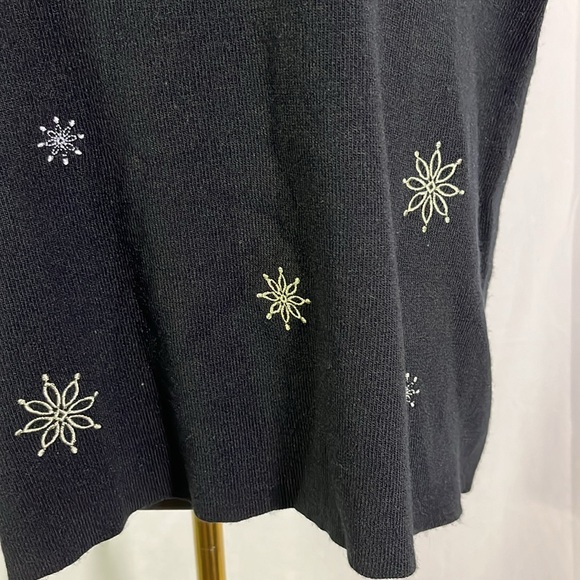 CJ Banks Black Embroidered Snowflake Print Sleeveless Shell Sweater - Picture 8 of 16